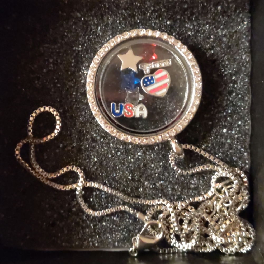 patriotic necklece
